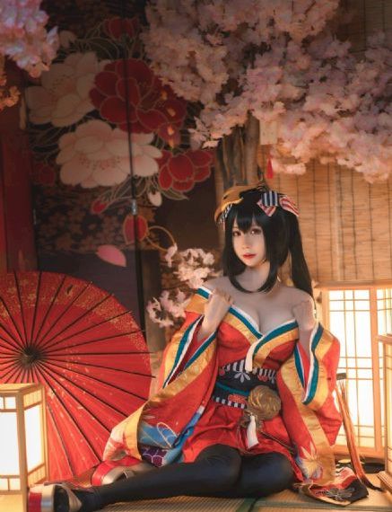 欧美街拍红色西装_BD英语免费全集观看